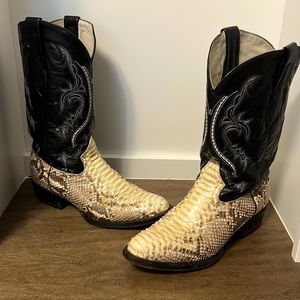 Used boot, j.b Dillon, men us size 9, black and white